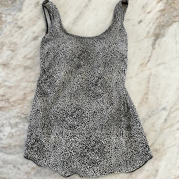 Shore Shapes 12 Tankini One Piece Swimsuit Black White Tummy Control - Picture 1 of 7